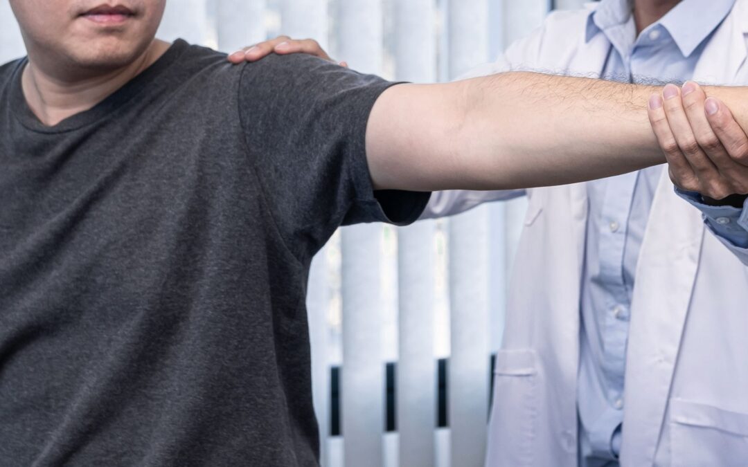 Chiropractor or Physical Therapist: How to Choose