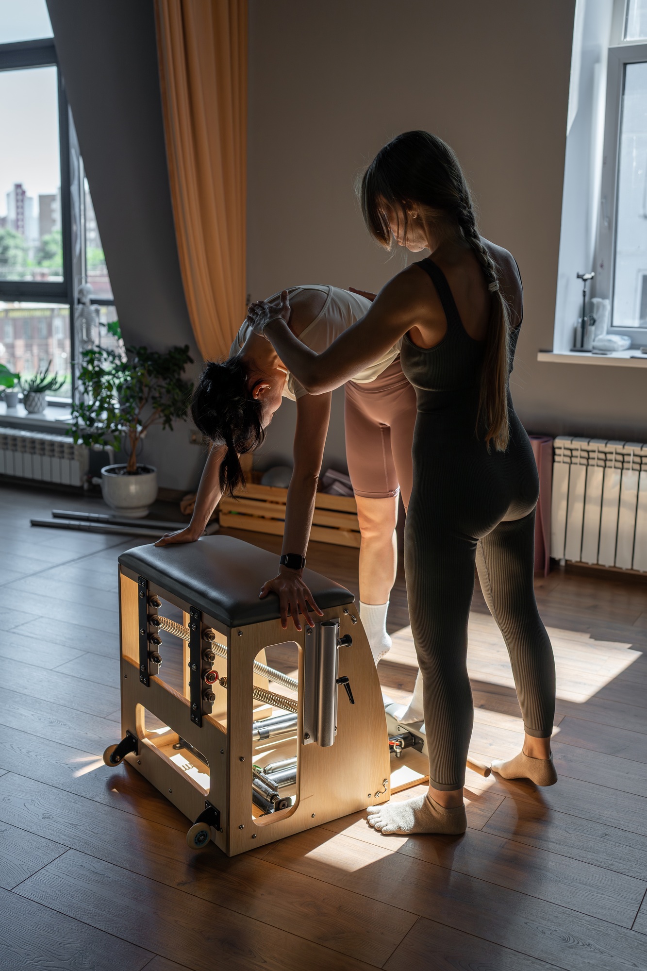 Comprehensive Pilates training session that includes essential posture correction. Exercises to